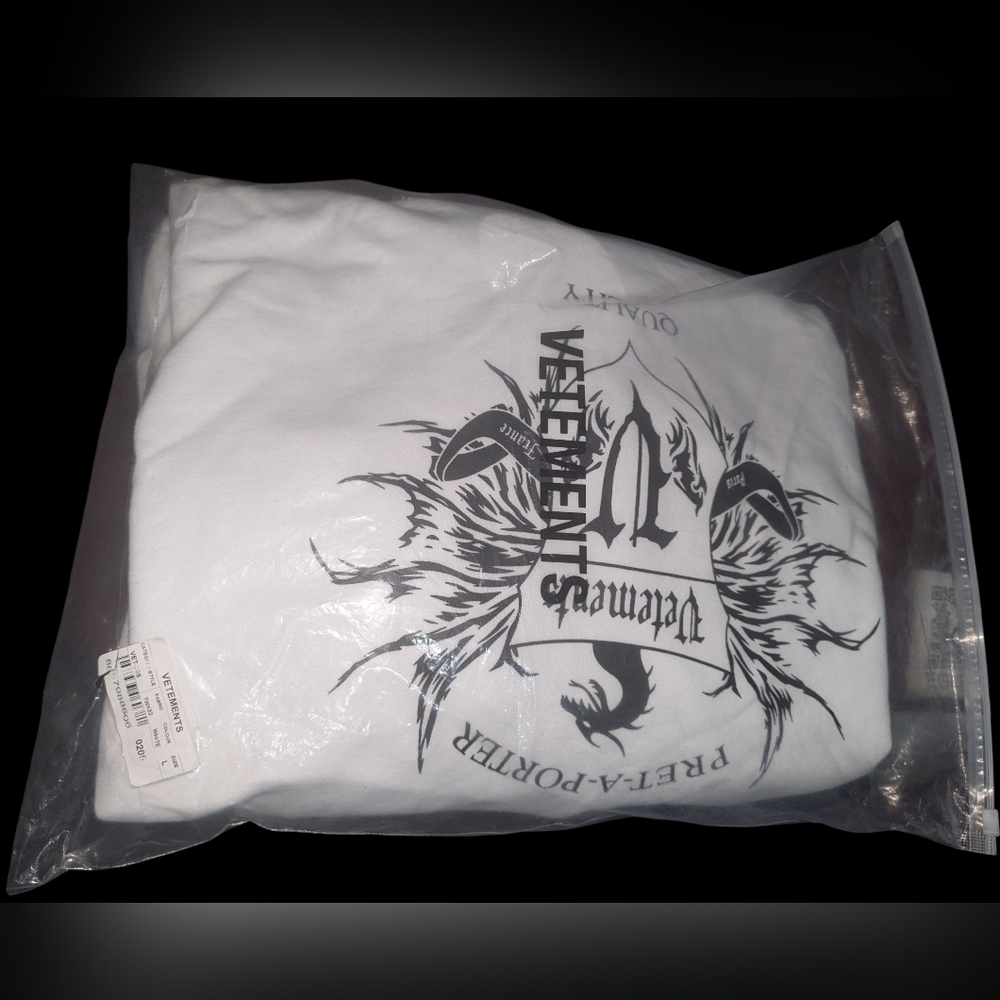 VETEMENTS Pret-a-Porter White Hoodie With Black Graphic - Picture 4 of 8
